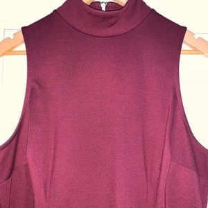 Jeniffer Lopez Wine Colored Sleeveless Dress